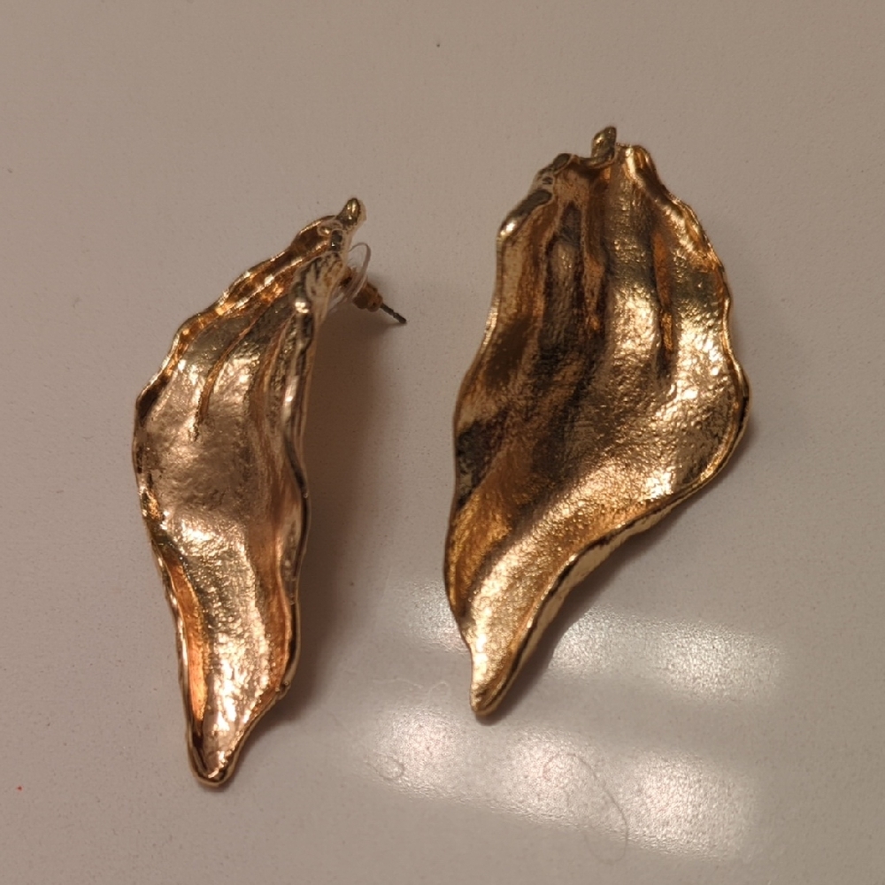 Elegant Gold Leaf Earrings